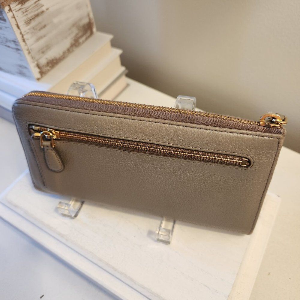Gray Leather Prada Continental Zip Around Wallet (2303146) - Picture 6 of 11